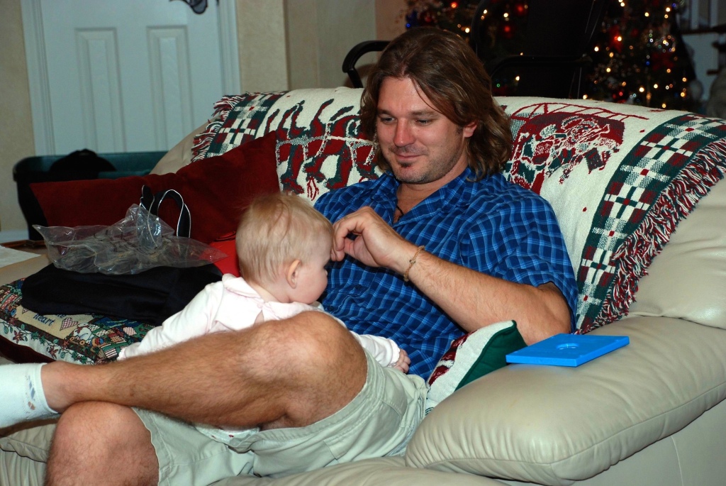 Hildebrand Christmas ScreenSaver/1024x768_2008-12-24-42 Christmas Eve J&J.jpg